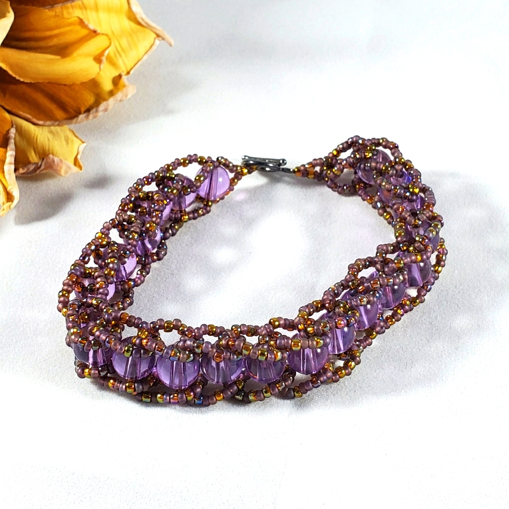 Bracelet elegant flat spiral stitch hand bead nwot